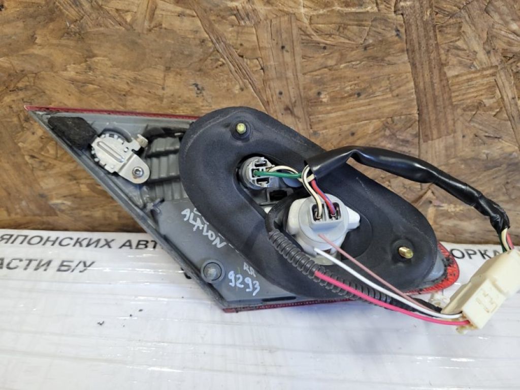 81580-AC030 | Ліхтар внутрішній задн. прав. TOYOTA AVALON 05-12 - Фото 4