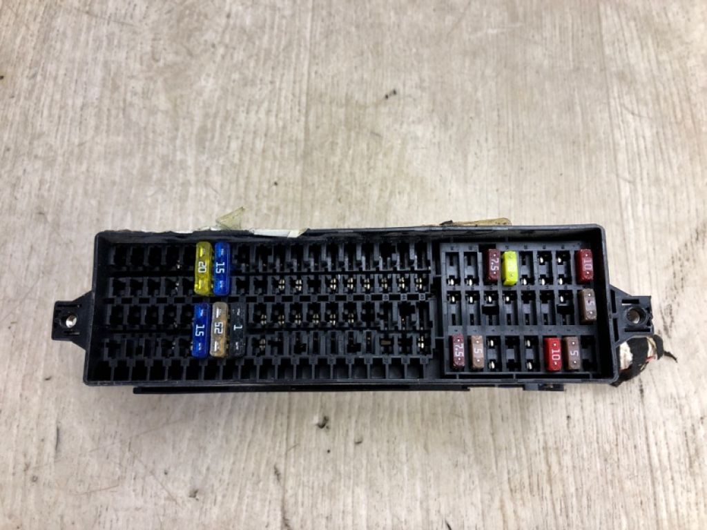 000 937 615 | Блок запобіжників моторний відсік VOLKSWAGEN JETTA USA 10-17