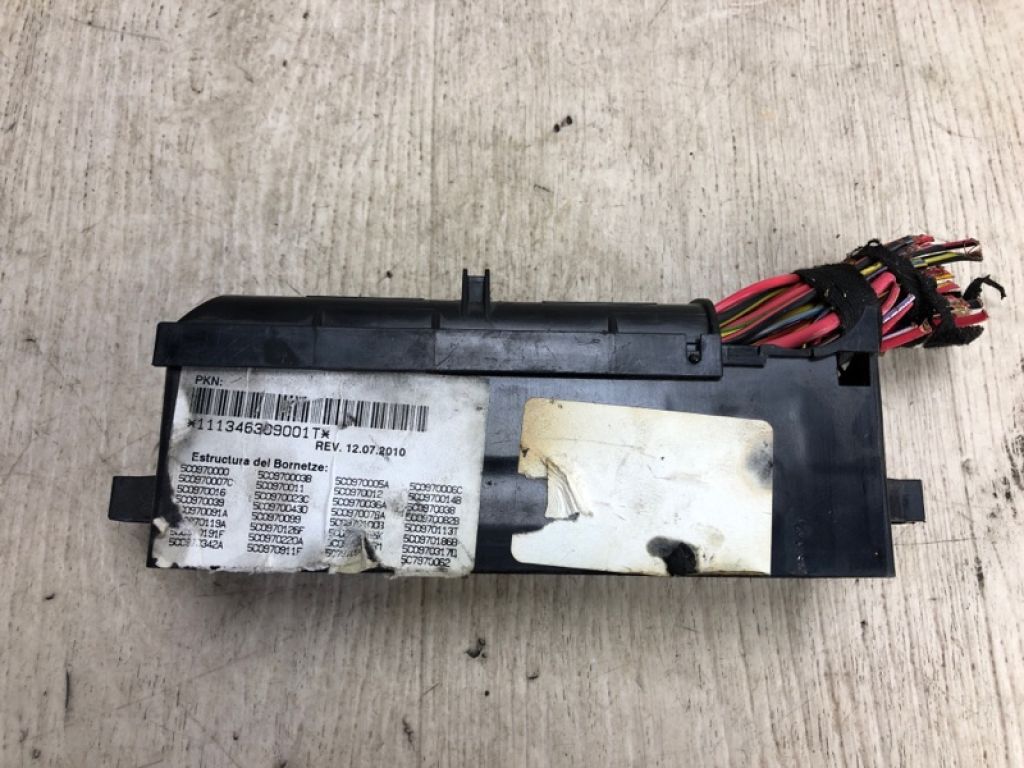 000 937 615 | Блок запобіжників моторний відсік VOLKSWAGEN JETTA USA 10-17 - Фото 2