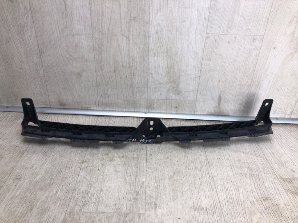 5C6 805 706 D | Кронштейн переднього бампера VOLKSWAGEN JETTA USA 10-17