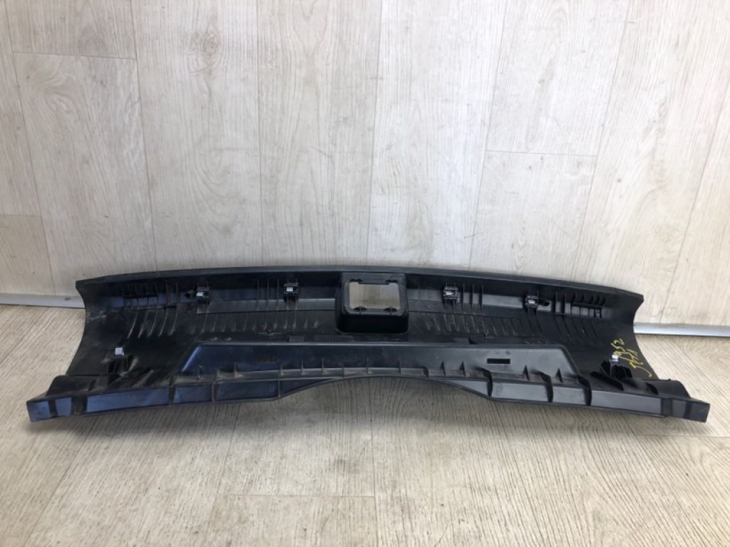 5C6 863 459 | Накладка панели багажника внутренняя VOLKSWAGEN JETTA USA 10-17 - Фото 3