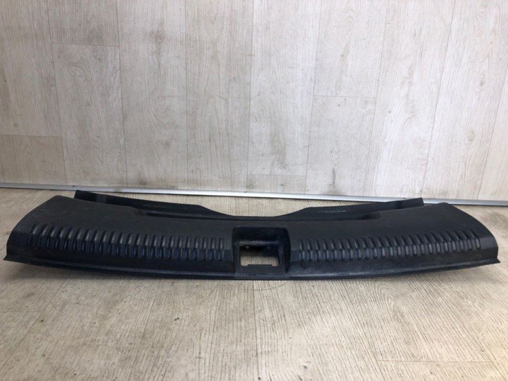 5C6 863 459 | Накладка панели багажника внутренняя VOLKSWAGEN JETTA USA 10-17 - Фото 4