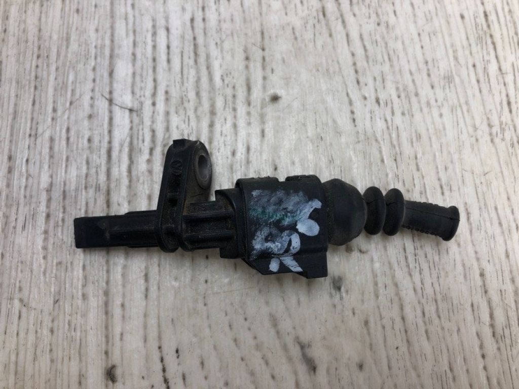 WHT 003 856 | Датчик ABS передн. прав. VOLKSWAGEN PASSAT B8 14-