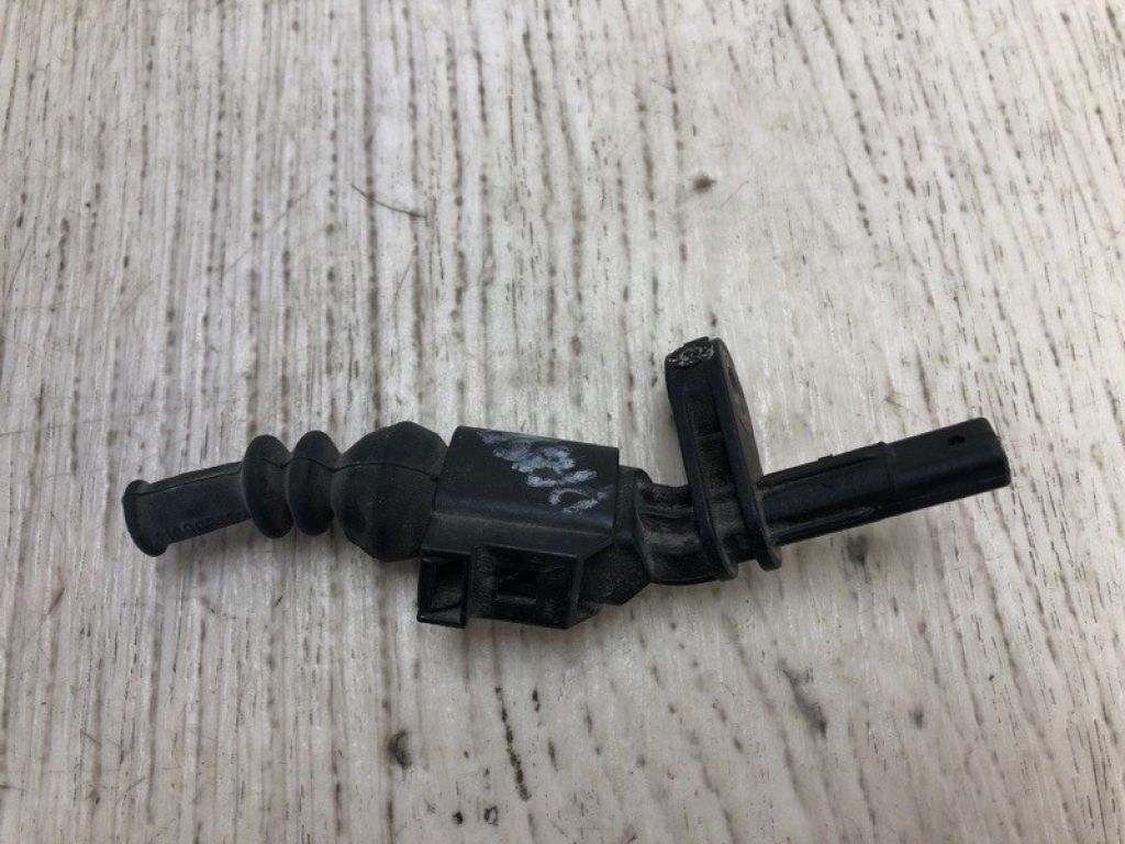 WHT 003 856 | Датчик ABS передн. прав. VOLKSWAGEN PASSAT B8 14- - Фото 2