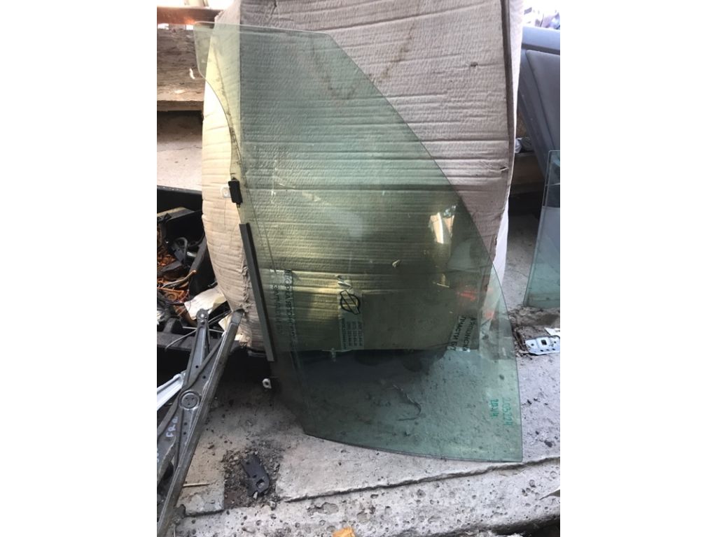 68102-42160 | Стекло двери передн. лев. TOYOTA RAV4 05-12