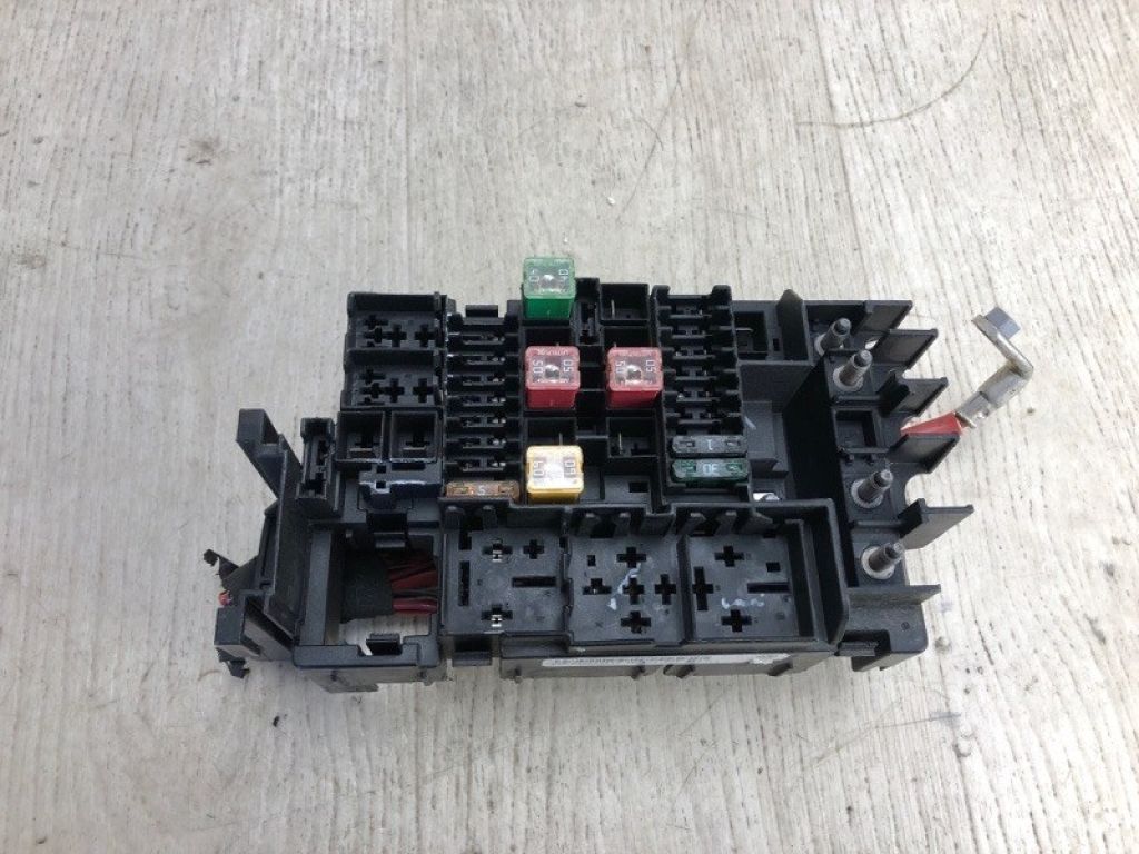 5C0 937 819 H | Блок предохранителей моторный отсек VOLKSWAGEN JETTA USA 10-17