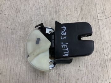 Замок кришки багажника VOLKSWAGEN JETTA USA 10-17