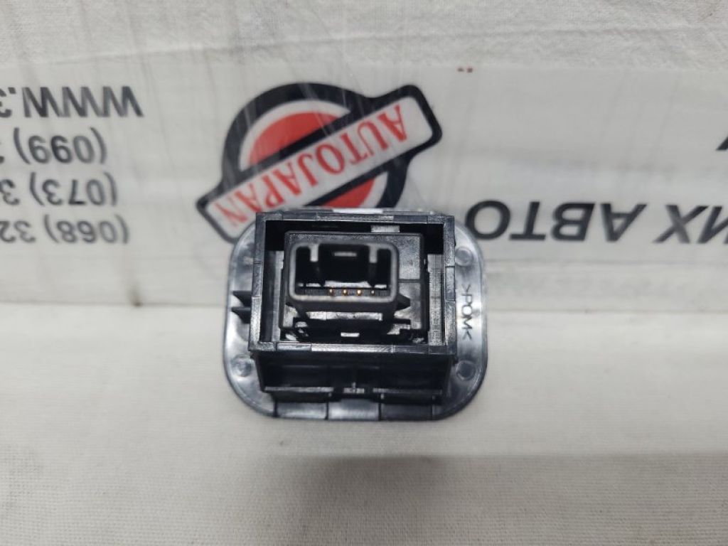 84930-08010 | Кнопка закрывания крышки багажника TOYOTA VENZA 09-16 - Фото 3