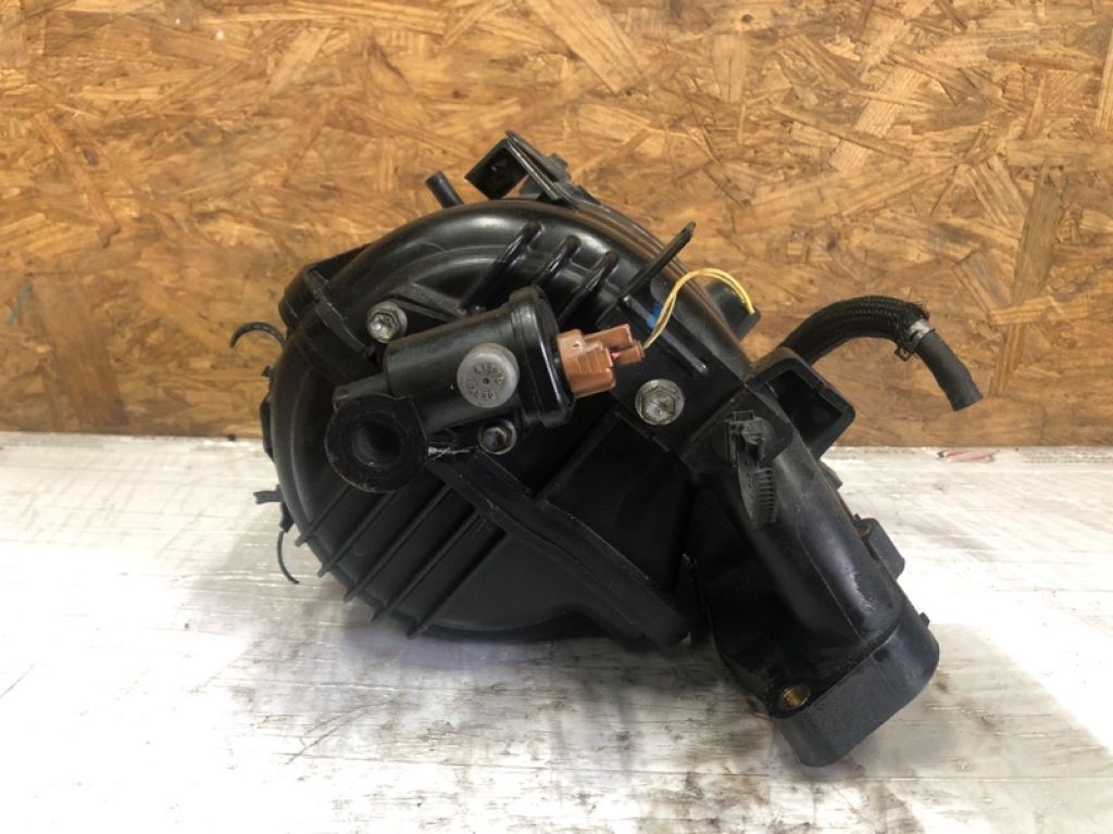 13110-80J00 | Колектор впускний SUZUKI SX4 06-13 - Фото 4