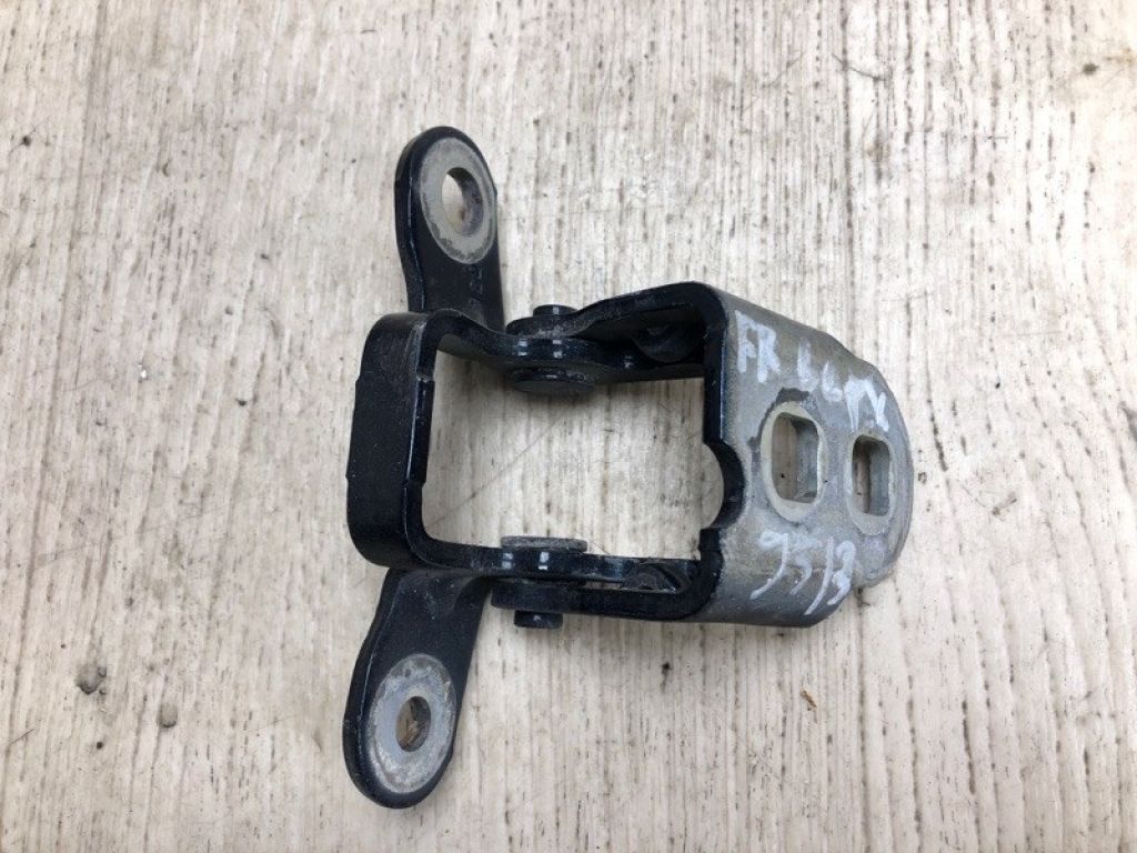 5074256AB | Петля двери верхняя передн. прав. DODGE JOURNEY 08-20