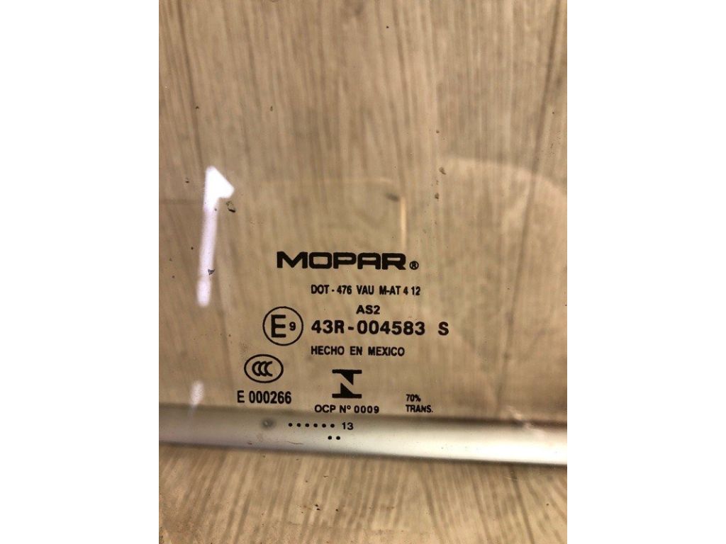 5076886AD | Стекло двери передн. прав. DODGE JOURNEY 08-20 - Фото 2