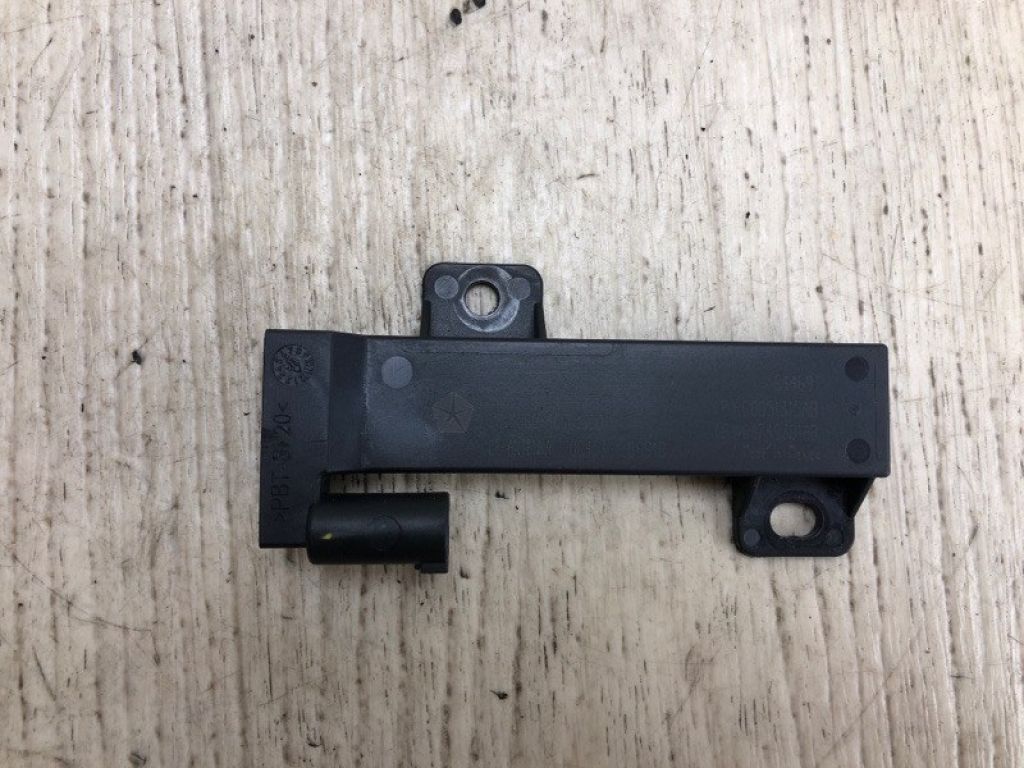 68051315AB | Антенна JEEP RENEGADE (BU) 14-