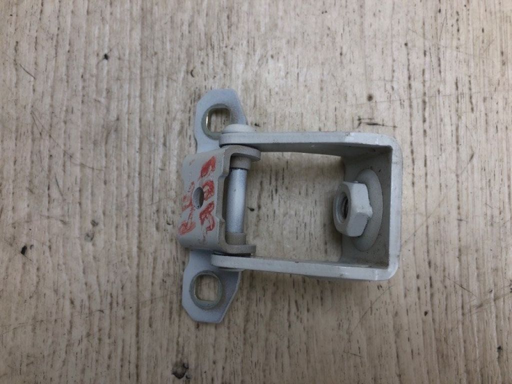 68279716AA | Петля крышки багажника JEEP RENEGADE (BU) 14-