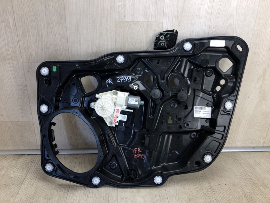 68268758AA | Стеклоподъемник передн. прав. JEEP RENEGADE (BU) 14-