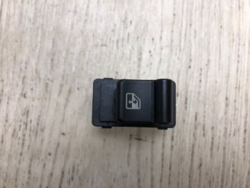 Кнопка стеклоподъемника задняя JEEP RENEGADE (BU) 14- Кнопка стеклоподъемника задняя JEEP RENEGADE (BU) 14-