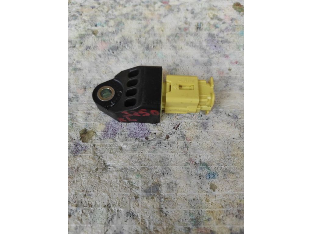 89831-06020 | Датчик удара задн. лев. TOYOTA CAMRY 40 06-11