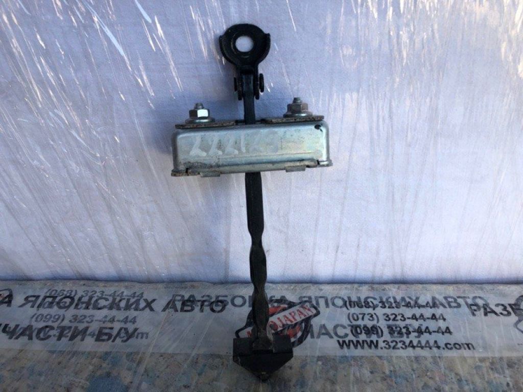 KD53-58-270C | Ограничитель двери передн. прав. MAZDA CX-5 (KE) 11-17