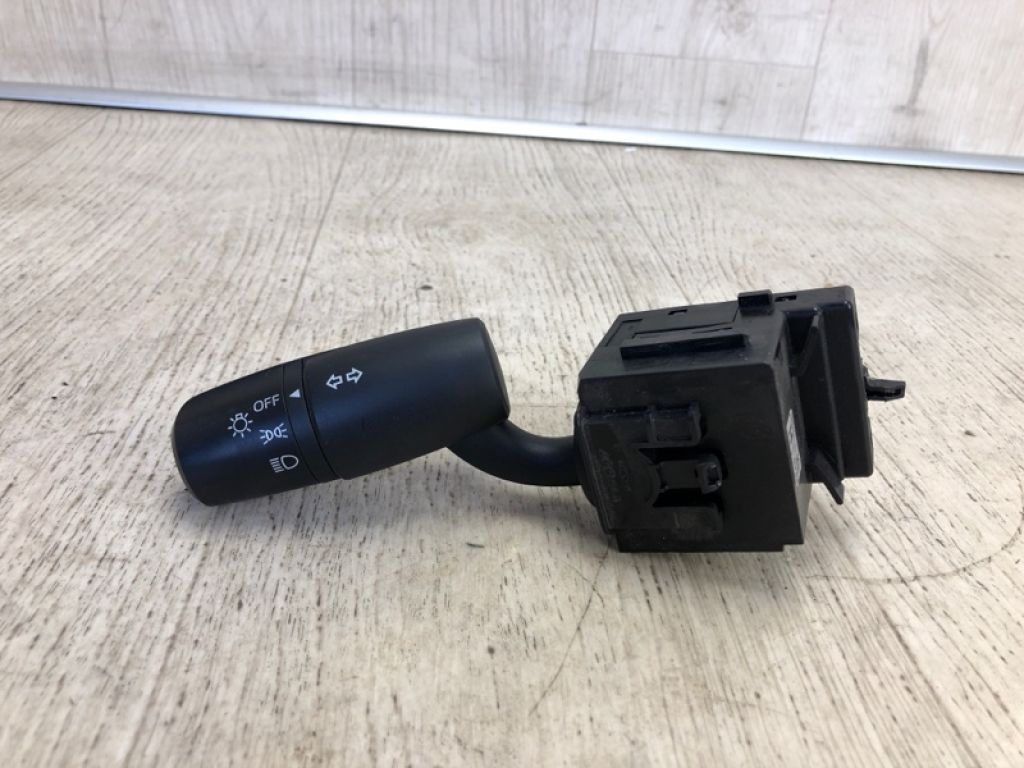 KE40-66-122 | Підрульовий перемикач лів. MAZDA 3 BM 13-19