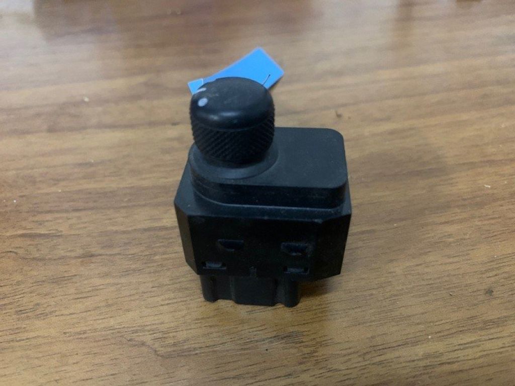 37950-62J00 | Блок керування дзеркалами SUZUKI SX4 06-13