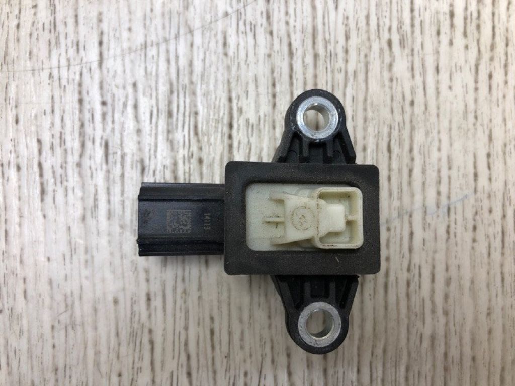 KD35-57-KC0 | Датчик удару MAZDA 3 BM 13-19