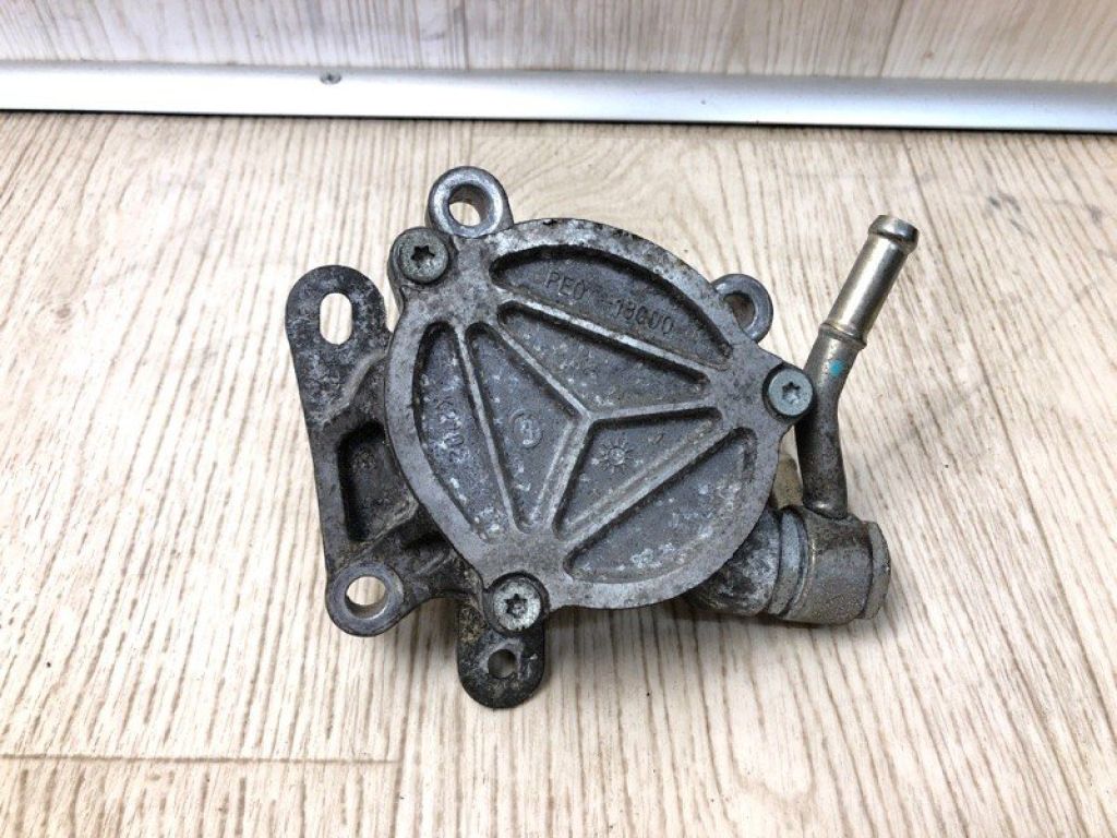 PE07-18-G00A | Вакуумный насос MAZDA 3 BM 13-19