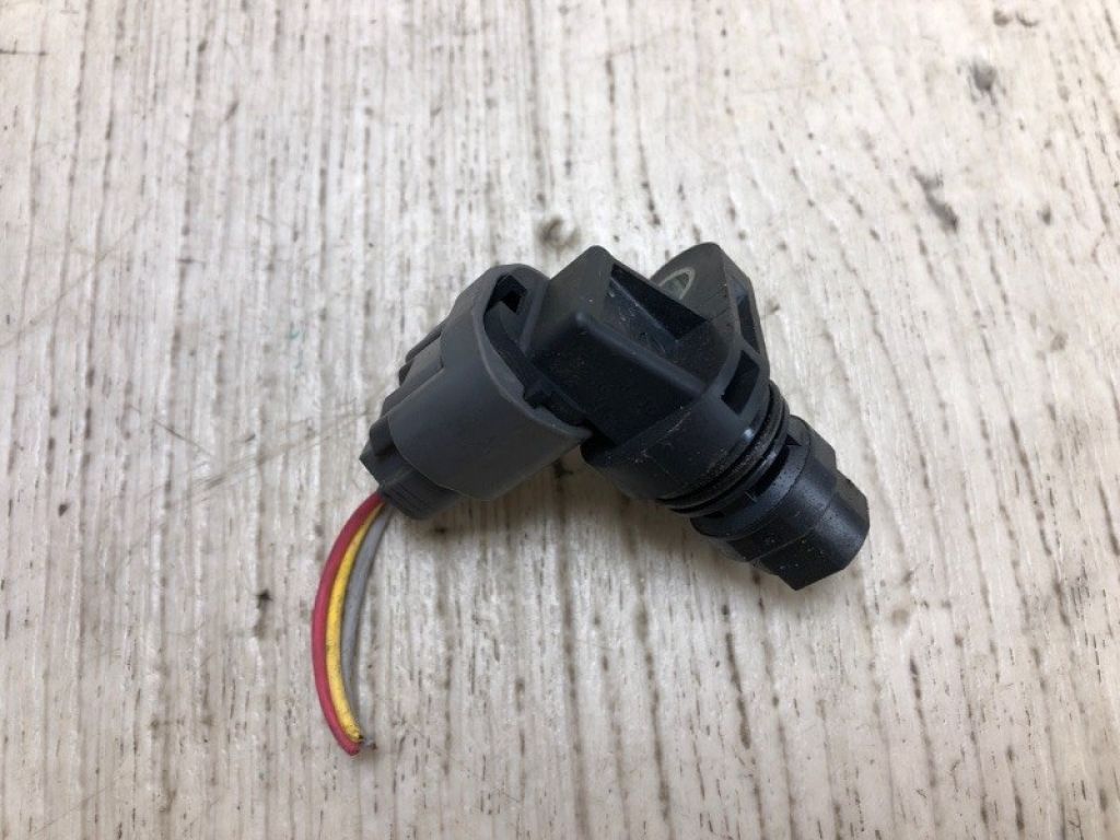 PE01-18-230 | Датчик положения распредвала MAZDA 3 BM 13-19 - Фото 2