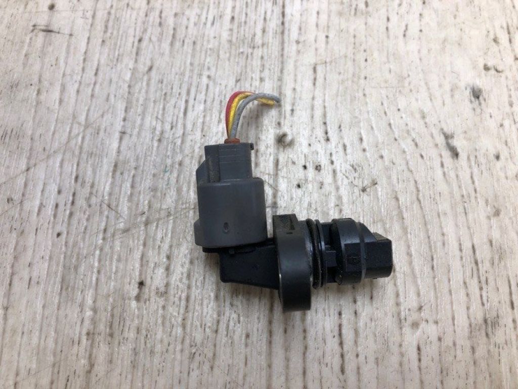 PE01-18-230 | Датчик положения распредвала MAZDA 3 BM 13-19 - Фото 3