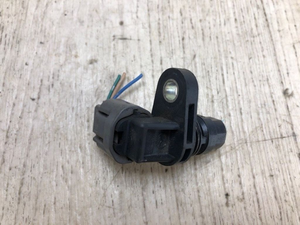 PE01-18-230 | Датчик положення распредвала MAZDA 3 BM 13-19 - Фото 2