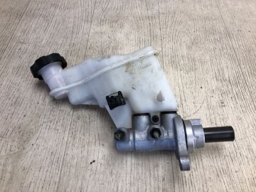 Головний гальмівний циліндр KIA FORTE YD 12-