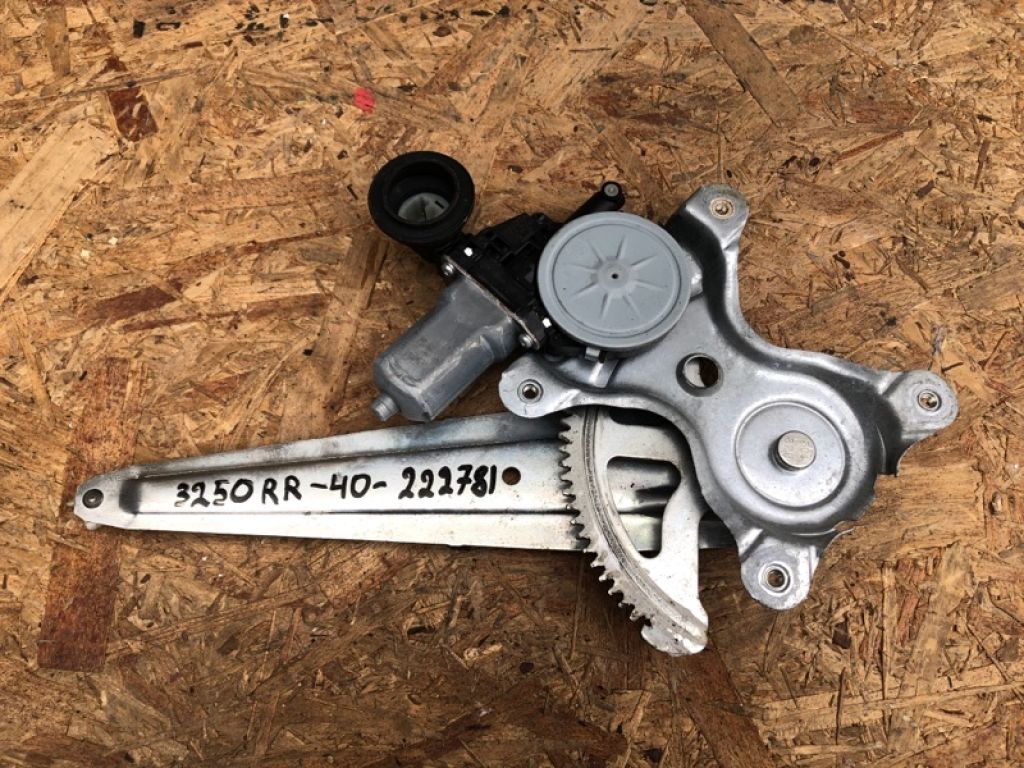 69803-06110 | Стеклоподъемник задн. прав. TOYOTA CAMRY 40 06-11