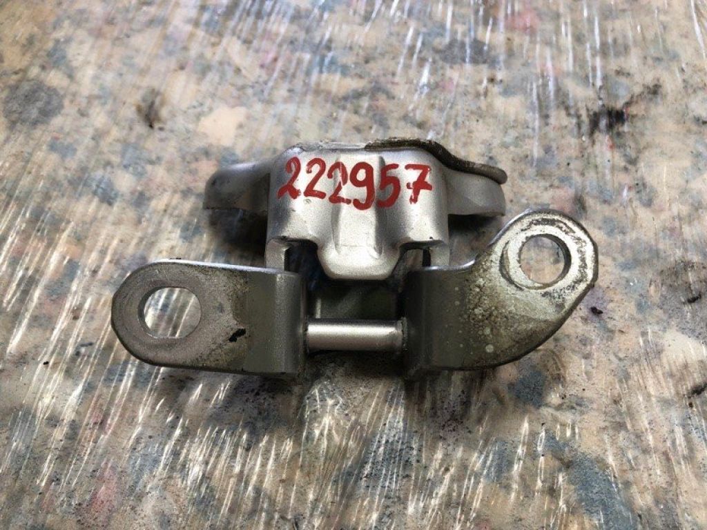 68750-06010 | Петля двери верхняя задн. прав. TOYOTA CAMRY 40 06-11 - Фото 2