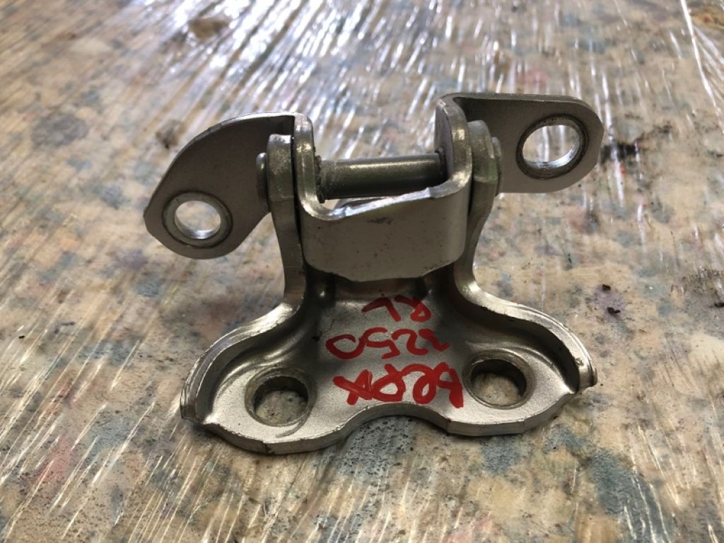 68760-06010 | Петля двері верхня задн. лів. TOYOTA CAMRY 40 06-11 - Фото 2