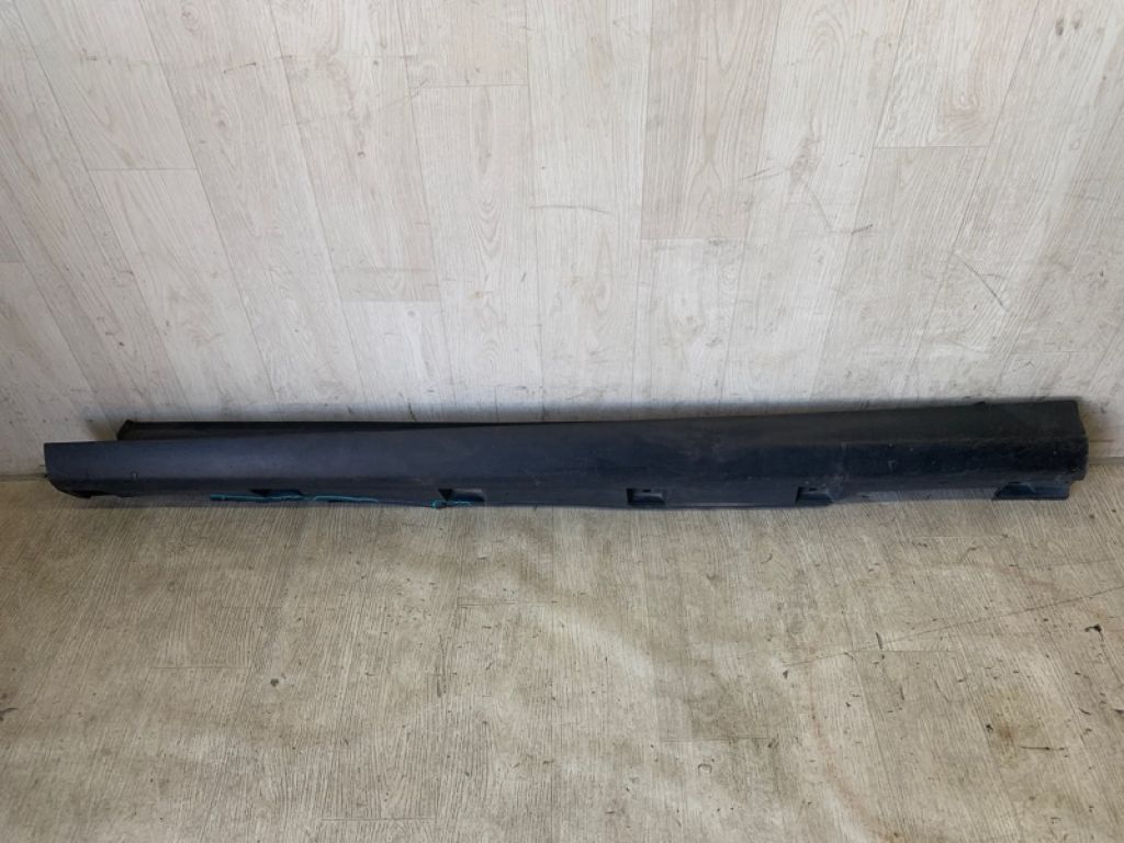 CP9Z-581017-7B | Накладка порога наружная лев. FORD FOCUS 10-18