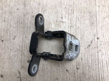 Петля двері верхня передн. прав. JEEP PATRIOT 10-17