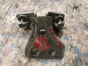 Петля двері верхня задн. прав. MITSUBISHI GALANT 03-12