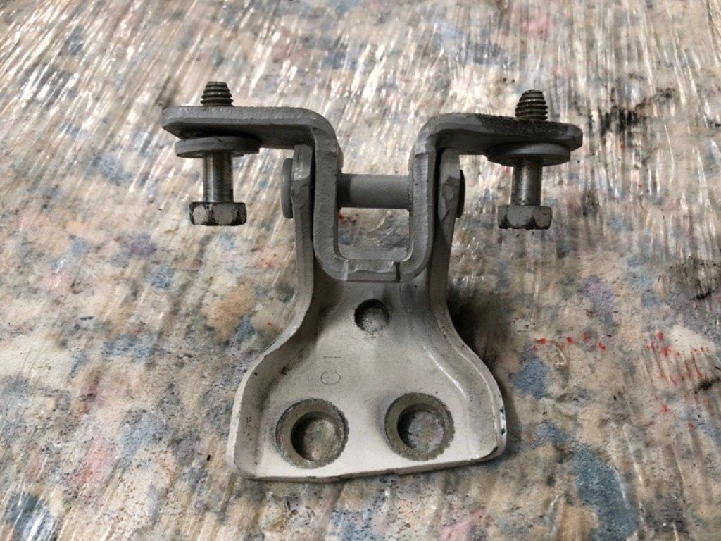 MR220212 | Петля двері верхня задн. прав. MITSUBISHI GALANT 03-12 - Фото 2