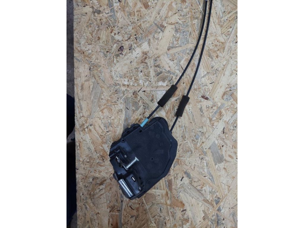 69060-33120 | Замок двері задн. лів. TOYOTA CAMRY 40 06-11