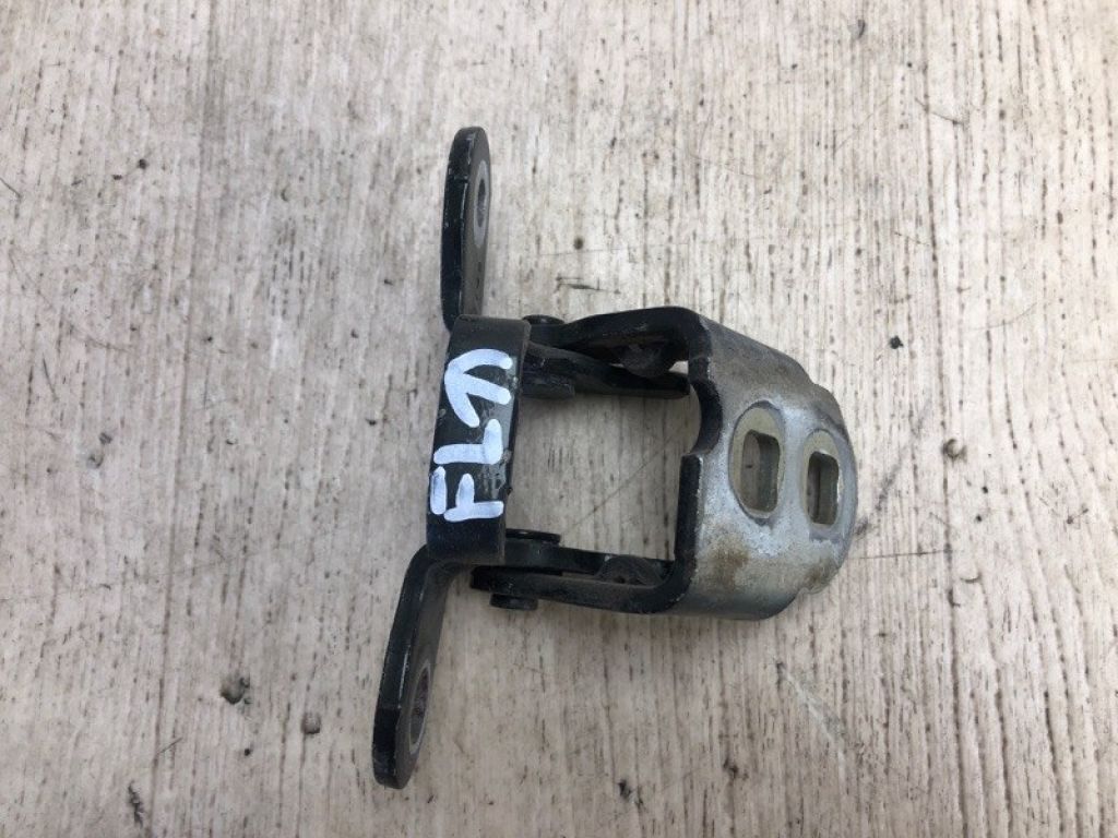 5074257AB | Петля двері верхня передн. лів. JEEP PATRIOT 10-17