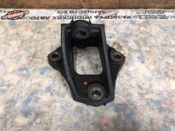 Кронштейн двигателя передн. TOYOTA SIENNA 11-16