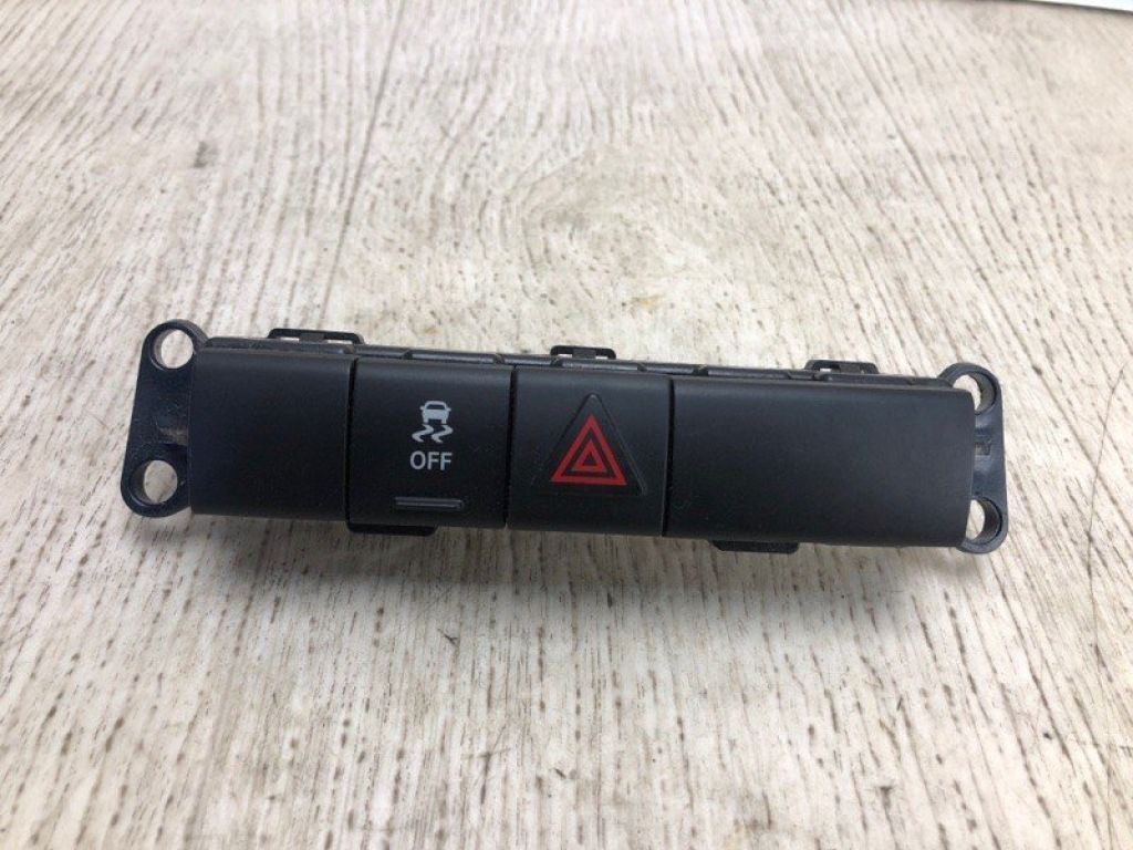 68044102AB | Кнопка аварийной сигнализации JEEP COMPASS 06-16