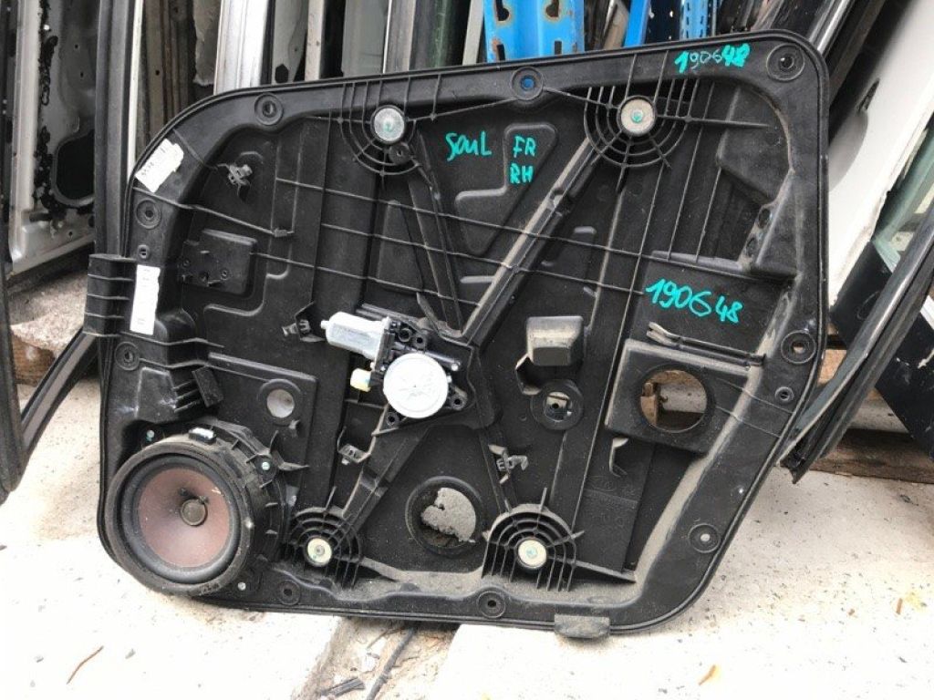 82481-B2010 | Стеклоподъемник передн. прав. KIA SOUL PS 13-19