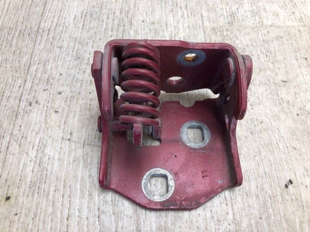 23436137 | Петля двери нижняя задн. лев. GMC ACADIA 12-16