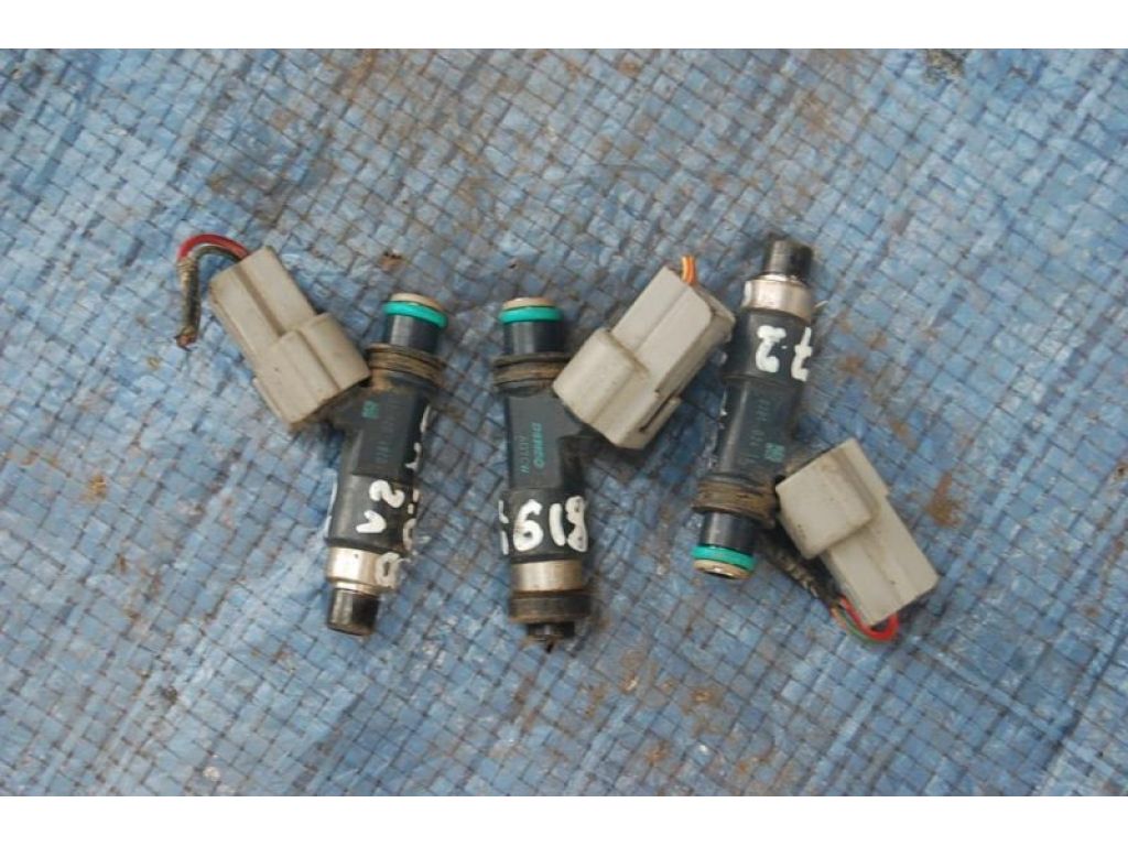 Форсунка топливная MITSUBISHI GALANT 03-12