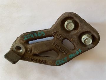 Кронштейн компресора кондиціонера MITSUBISHI COLT (Z30) 02-12