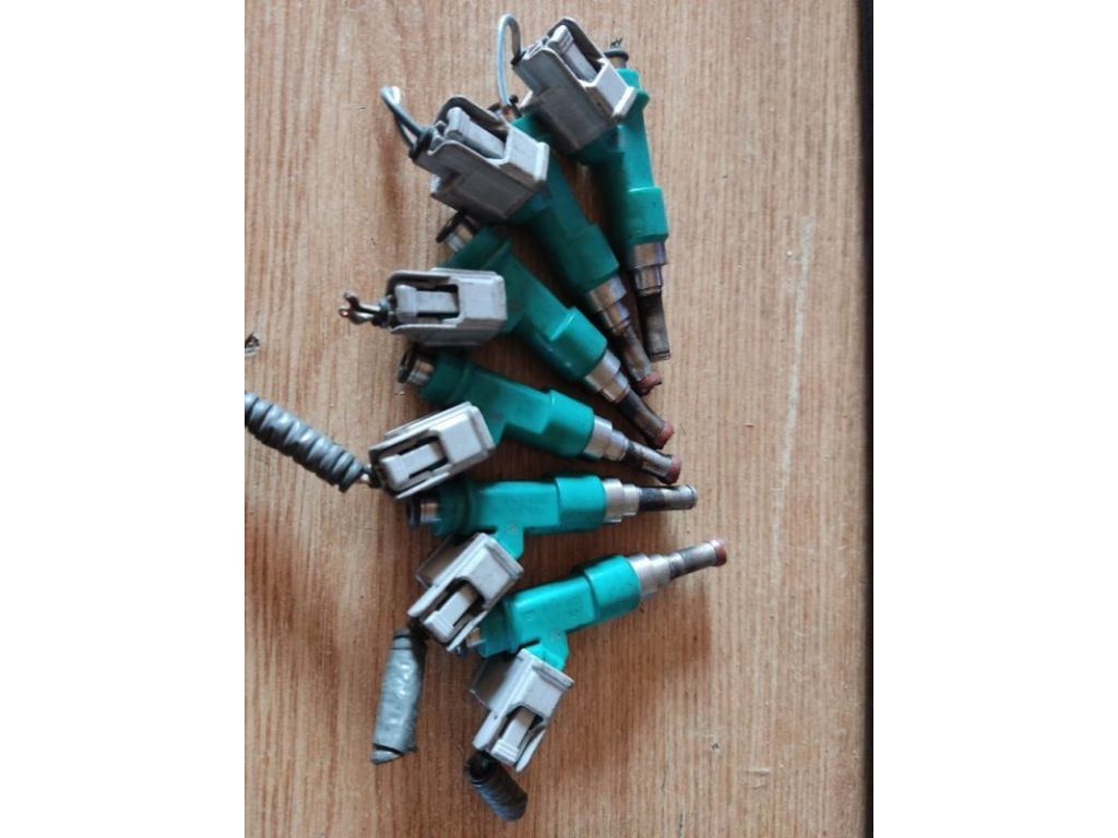 23209-0P010 | Форсунка топливная TOYOTA CAMRY 40 06-11