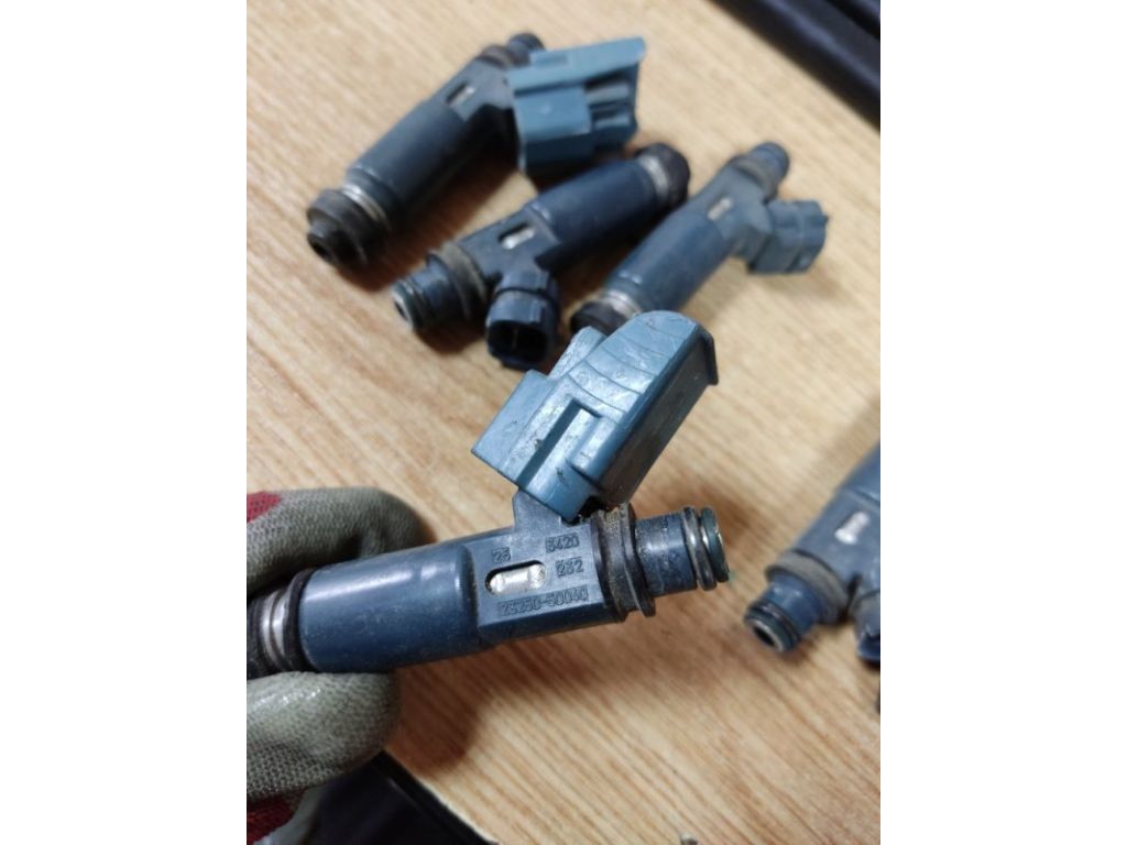 23209-50040 | Форсунка топливная TOYOTA SEQUOIA 01-07 - Фото 2