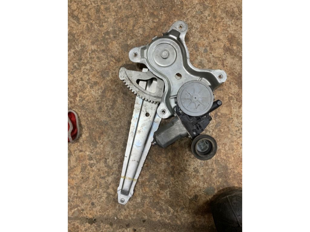 69804-33050 | Склопідйомник задн. лів. TOYOTA CAMRY 40 06-11 - Фото 3