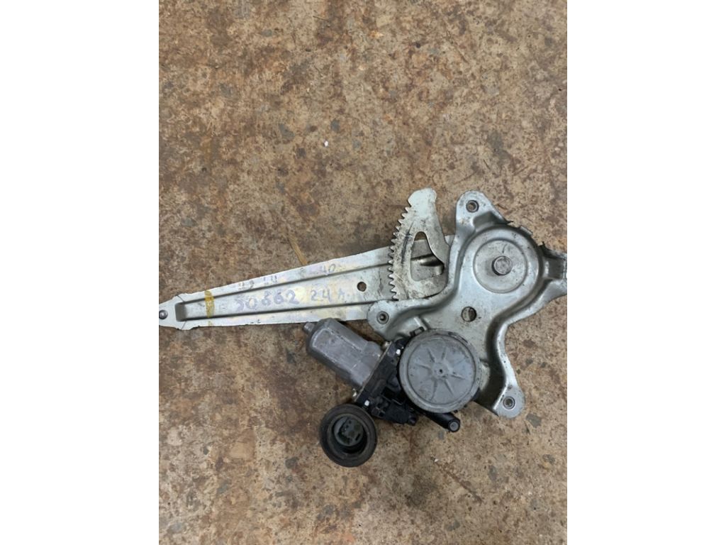 69804-33050 | Стеклоподъемник задн. лев. TOYOTA CAMRY 40 06-11