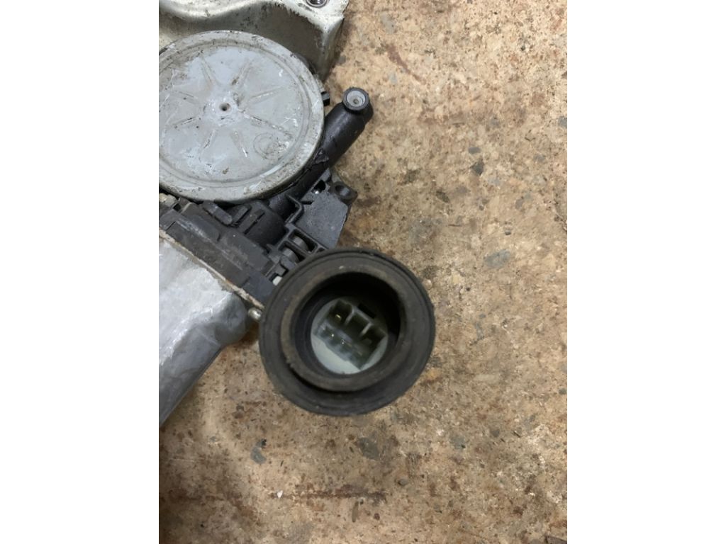 69804-33050 | Стеклоподъемник задн. лев. TOYOTA CAMRY 40 06-11 - Фото 3