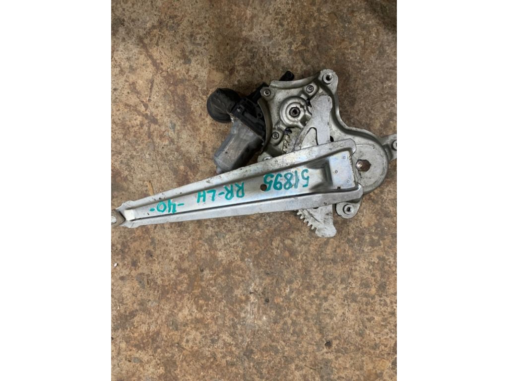 69804-33050 | Склопідйомник задн. лів. TOYOTA CAMRY 40 06-11